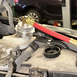 Adaptor pentru aerisirea frânelor pentru Opel Mokka din 2017 cu rezervor GM