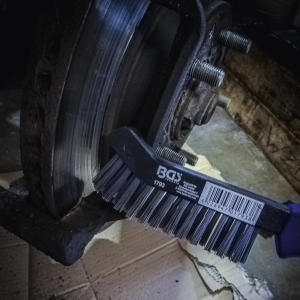 Perie curbată pentru etrieri de frână 230 mm
