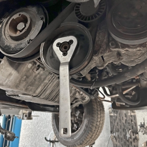 Cheie de blocare pentru fulia pompei de apă VW și Audi ca VAG 1590