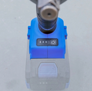 Cheie de impact cu acumulator și motor fără perii 1/2" 400 Nm 18 V fără acumulator