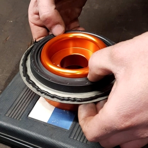 Dispozitiv de montare a simeringului posterior al arborelui cotit pentru Mercedes M133, M270, M271, M272, M273, OM629 și OM642, ca W271589004300, W271589024300