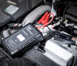 Batteryless Ultra-Capacitor Jump Starter, 12 V, 300/600 A