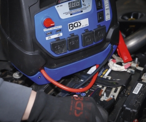 5-in-1 Jump Starter and Portable Power Station, 18 Ah