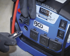 5-in-1 Jump Starter and Portable Power Station, 18 Ah