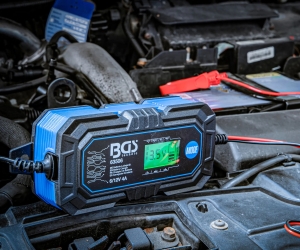 Дигитално зарядно и поддържащо устройство за акумулатори, 6/12 V, 4 A