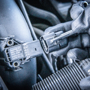 Sculă scurtă pentru eliberarea conectorilor electrici cu cleme de fixare – VAG Fiat Opel