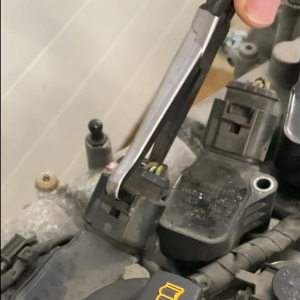 Universal Electrical Connector Release Pliers for Ignition Coils and Sensors