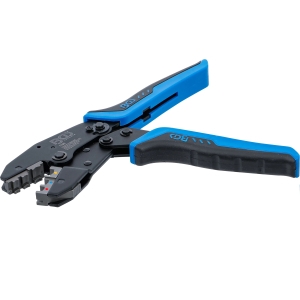 Clește de sertizat cu clichet pentru conectori izolați 0,5–6 mm²