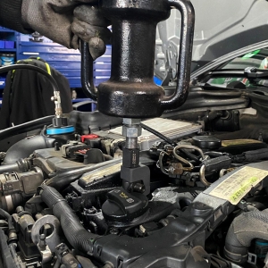 Injector Removal Claw – Mercedes OM651 / OM646 Engines – Delphi Piezo Injectors