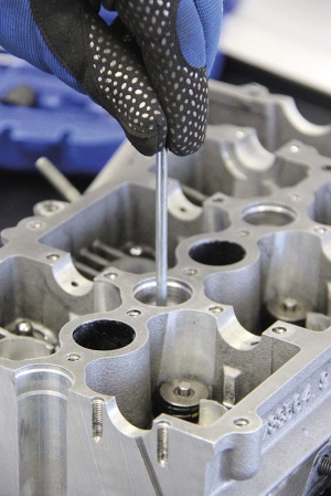 Glow Plug & Injector Seat Cleaning Kit