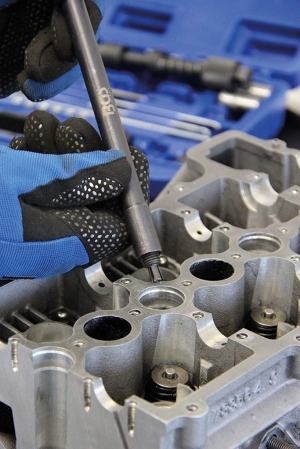 Glow Plug & Injector Seat Cleaning Kit