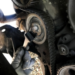 Cheie rolă întinzătoare curea distribuție VAG V159