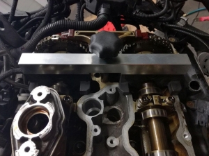 Set reglare distribuție motor BMW N63, S63, N74 V8 / V12 cu unealtă de pretensionare lanț