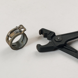 Clește pentru coliere furtun SBC cu blocare – deschidere max. 45 mm