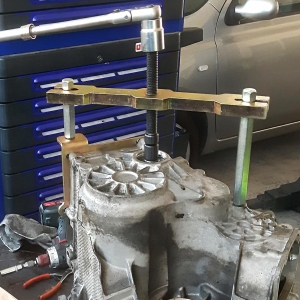 Extractor carcasă transmisie DSG 7 trepte 0AM / DQ200, ca T10323, T10427, VW434