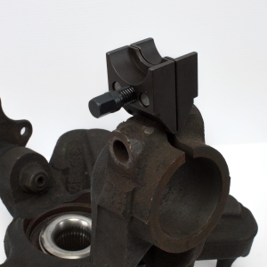 Universal Spreader Tool for Shock Absorber, Strut and Ball Joint Clamps